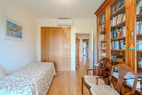 Apartamento t3 para arrendamento i condomínio villa restelo, com jardim e piscina no restelo/belém