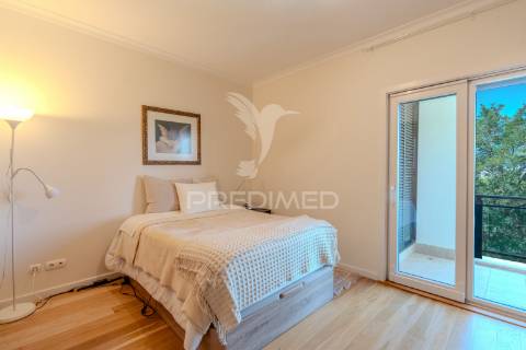 Apartamento t3 para arrendamento i condomínio villa restelo, com jardim e piscina no restelo/belém