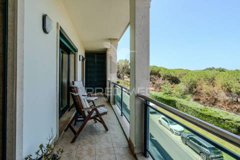 Apartamento t3 para arrendamento i condomínio villa restelo, com jardim e piscina no restelo/belém