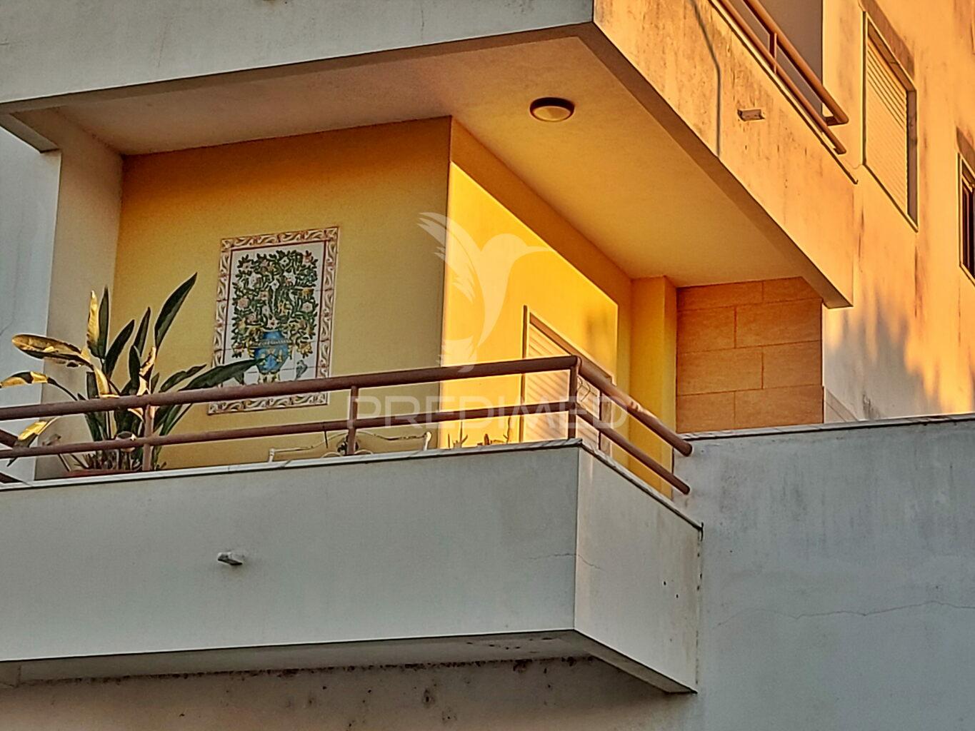 Apartamento t3 em benavente com terraço amplo e churrasqueira