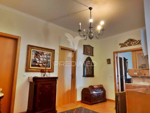 Apartamento t3 em benavente com terraço amplo e churrasqueira