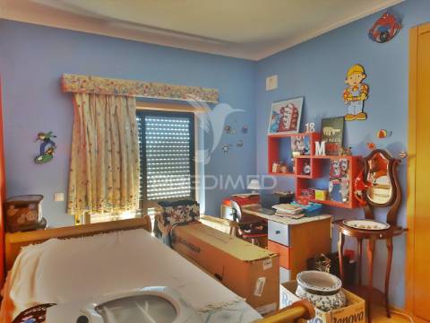 Apartamento t3 em benavente com terraço amplo e churrasqueira