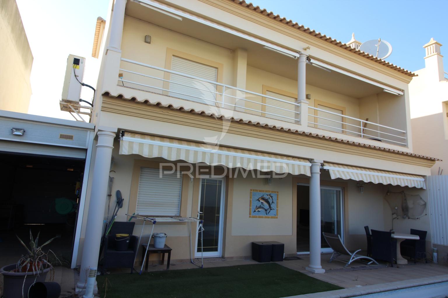 Moradia t3 espaçosa com piscina e garagem