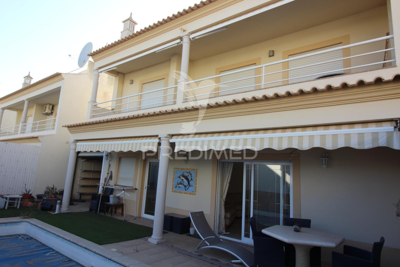 Moradia t3 espaçosa com piscina e garagem