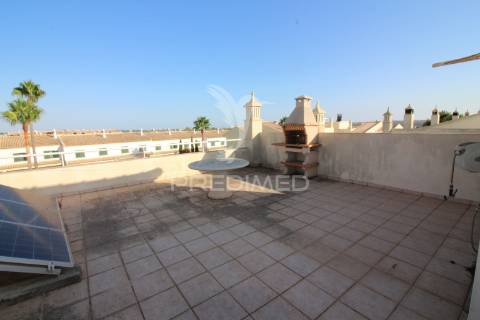 Moradia t3 espaçosa com piscina e garagem