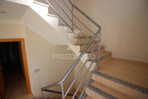 Moradia t3 espaçosa com piscina e garagem