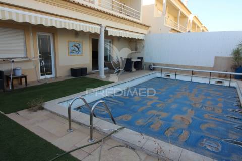 Moradia t3 espaçosa com piscina e garagem