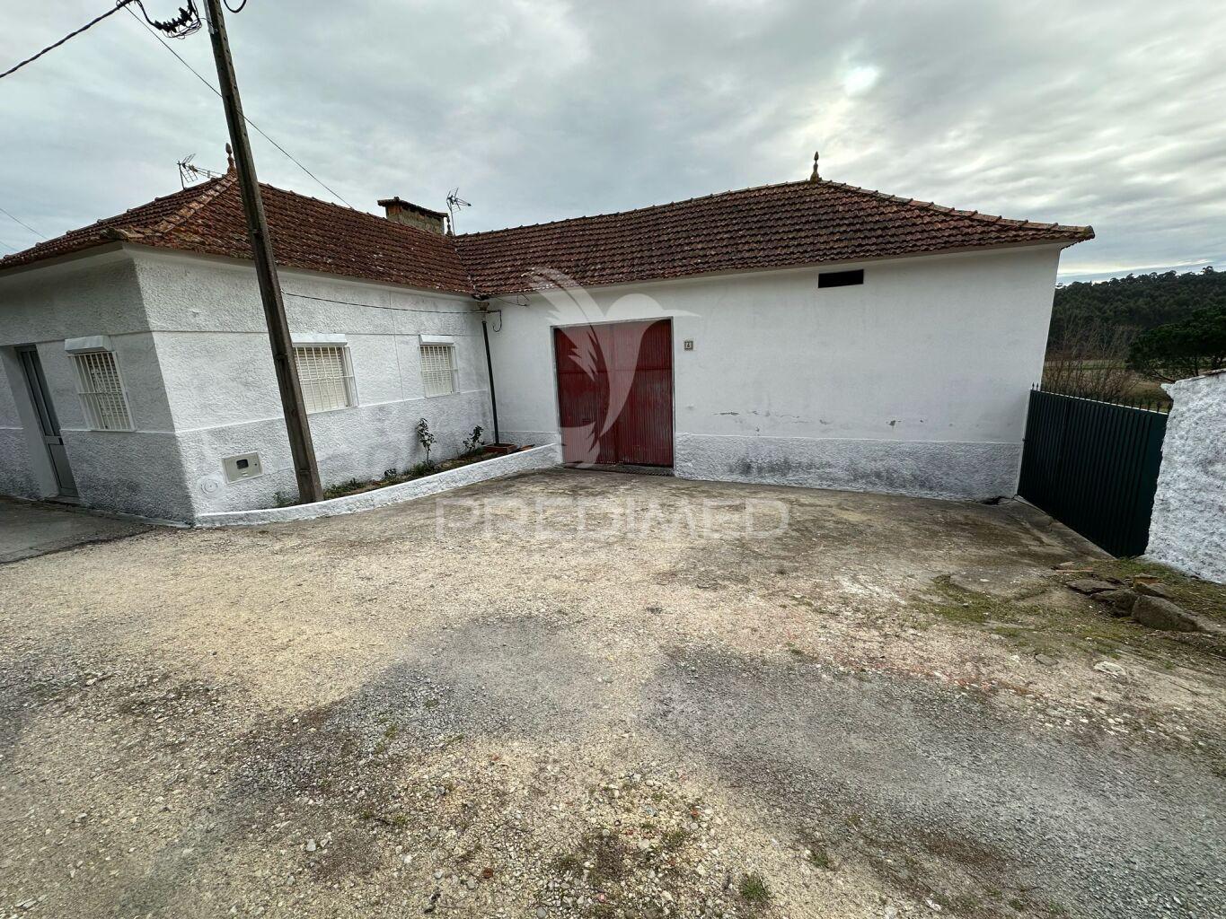 Moradia t3 c/ terreno de 2000m2