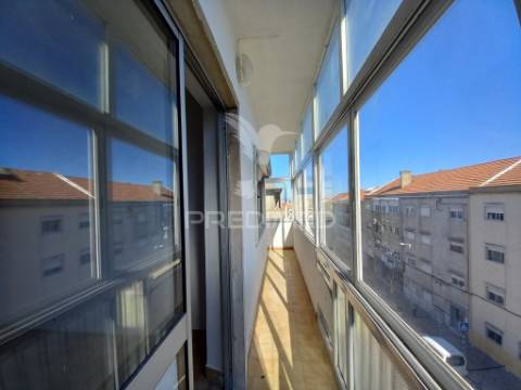 T3 com remodelação parcial - fogueteiro