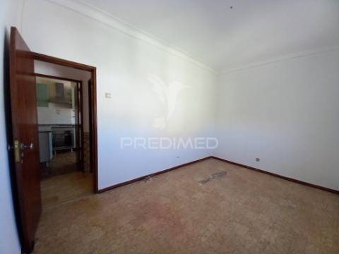 T3 com remodelação parcial - fogueteiro
