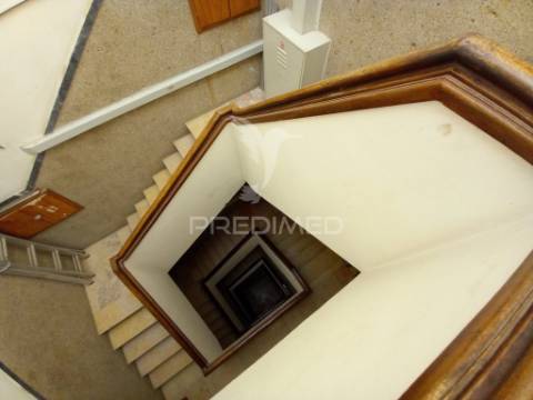 T3 com remodelação parcial - fogueteiro
