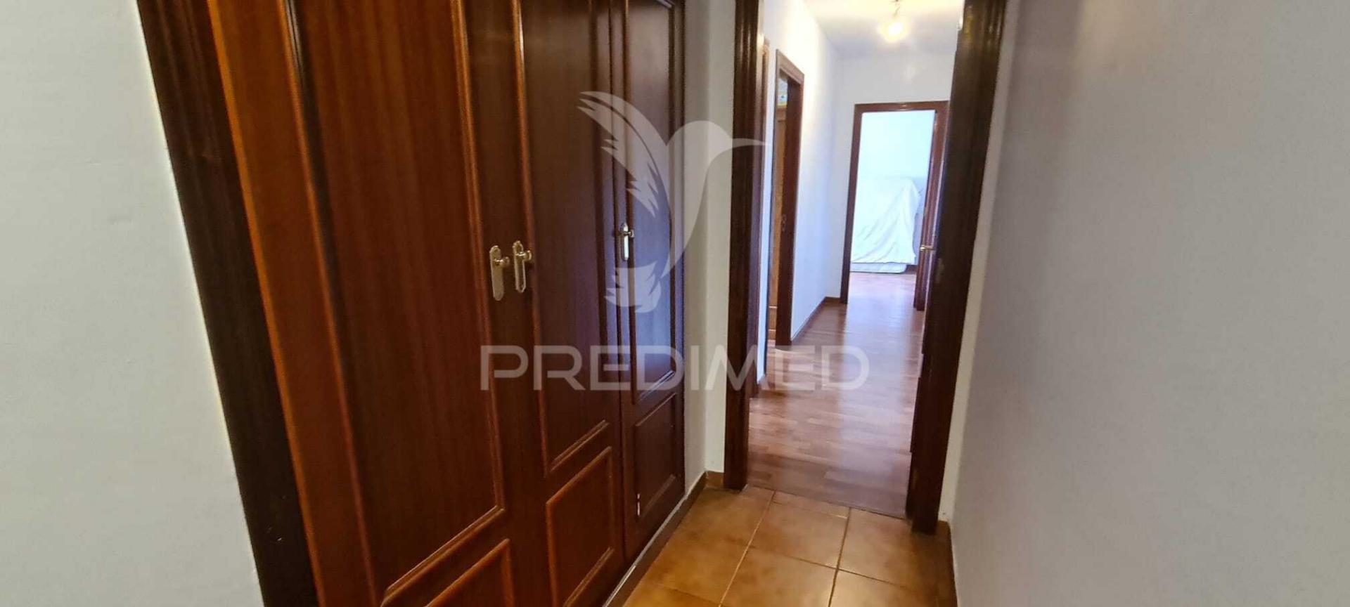 Apartamento t3–4 ass. elevador–garagem-sto antónio charneca, c.sol, barreiro