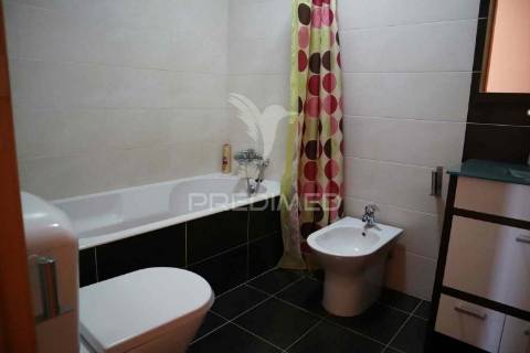 Apartamento t3 para arrendar todo o ano, com garagem