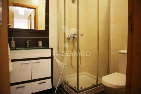 Apartamento t3 para arrendar todo o ano, com garagem