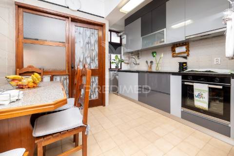 Apartamento t3 localizado no coração de terras de bouro.