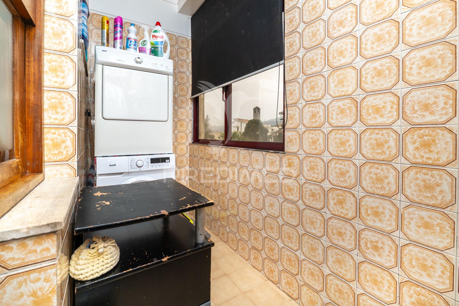 Apartamento t3 localizado no coração de terras de bouro.