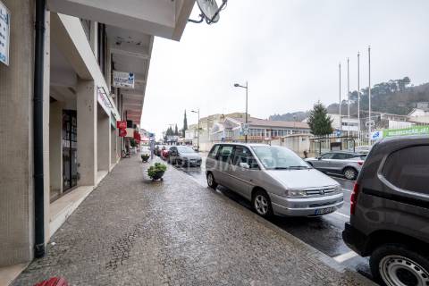 Apartamento t3 localizado no coração de terras de bouro.