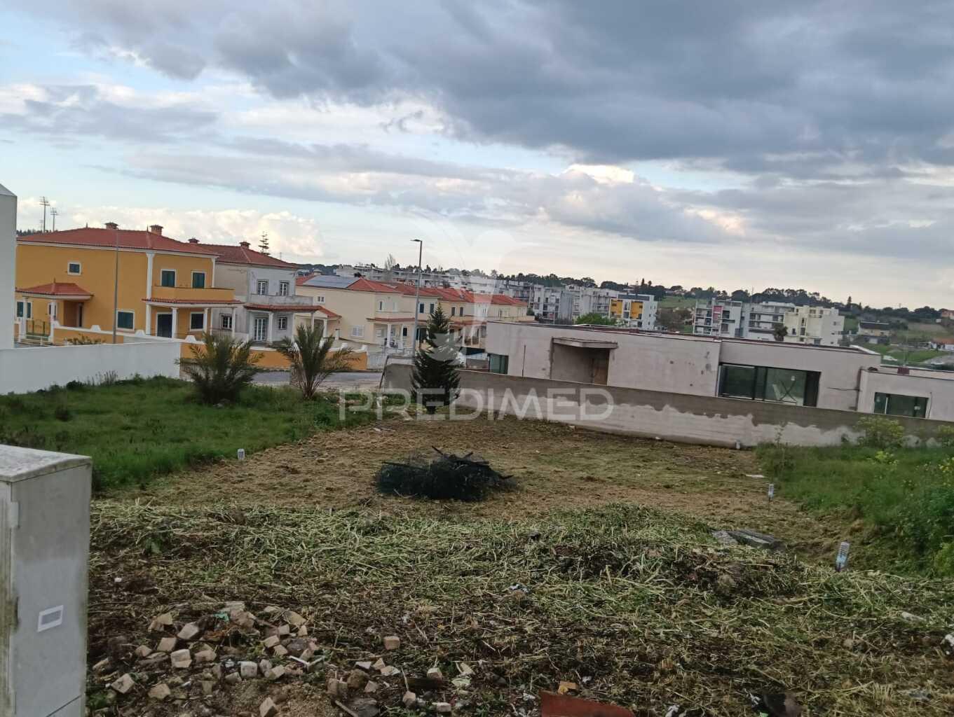 Terreno urbano de 400m2 no cartaxo