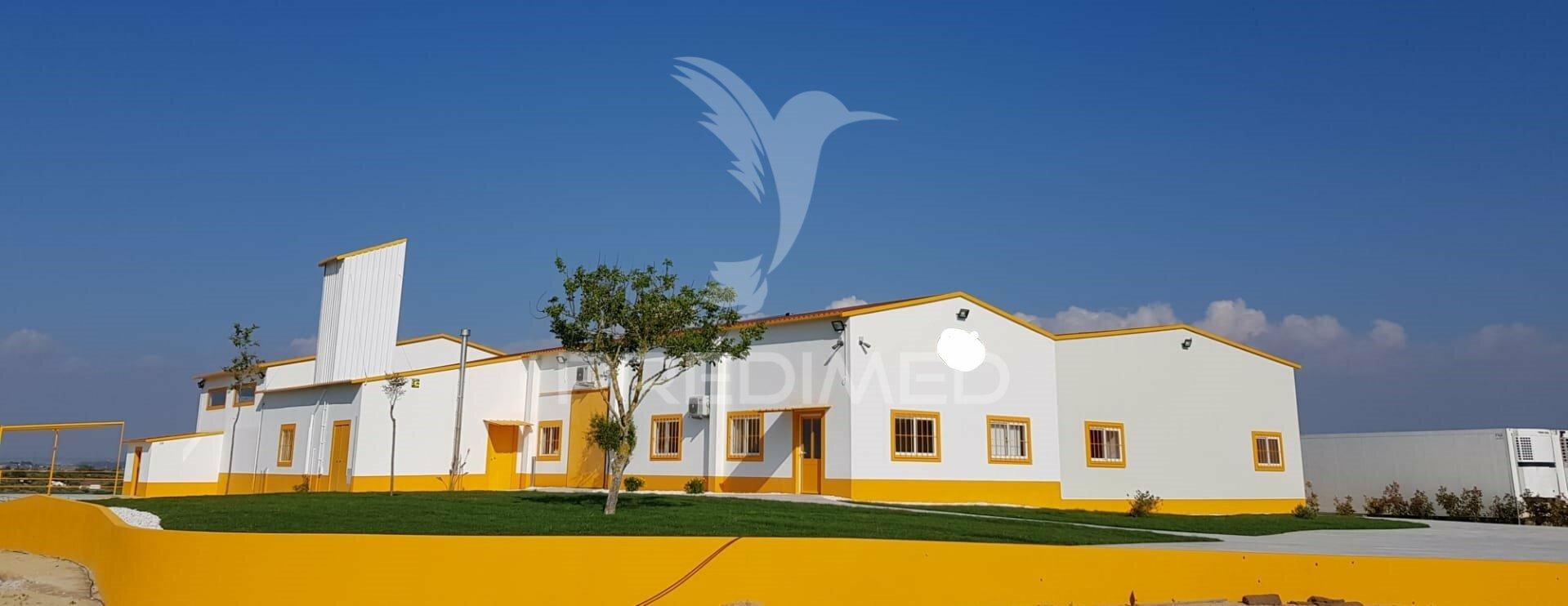 Quinta com fábrica de gin  e cerveja artesanal