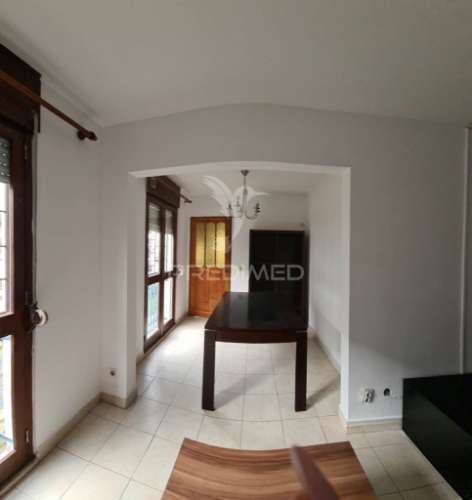 Apartamento t4-(4 quartos) vale de amoreira - moita
