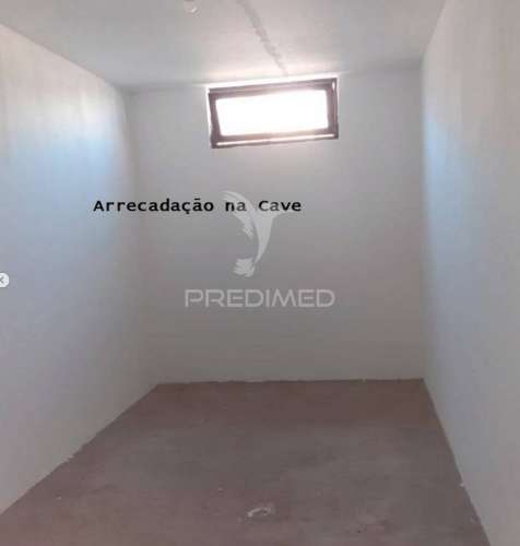 Apartamento t4-(4 quartos) vale de amoreira - moita