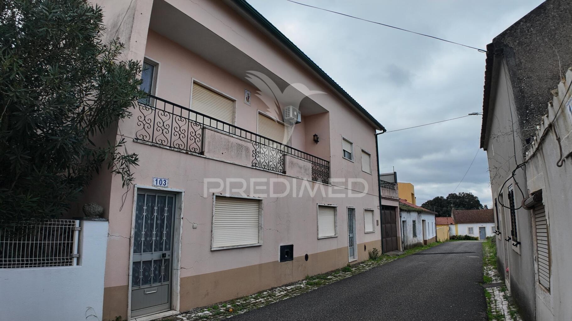 Moradia t6 com anexos e terreno em pousados – a 5 minutos de alcanena
