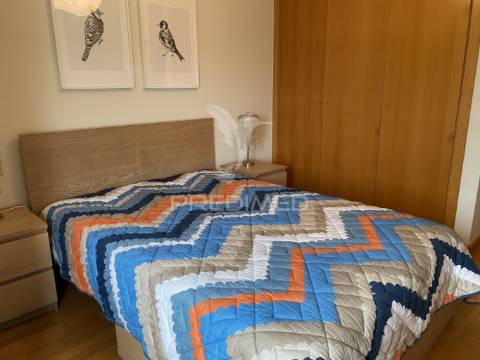 Apartamento t2 com 2 lugares de estacionamento