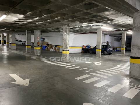 Apartamento t2 com 2 lugares de estacionamento
