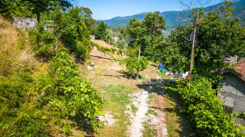 Moradia t3 com terreno + bouça (junto à barragem)