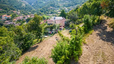 Moradia t3 com terreno + bouça (junto à barragem)
