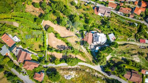 Moradia t3 com terreno + bouça (junto à barragem)