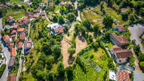 Moradia t3 com terreno + bouça (junto à barragem)
