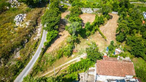 Moradia t3 com terreno + bouça (junto à barragem)