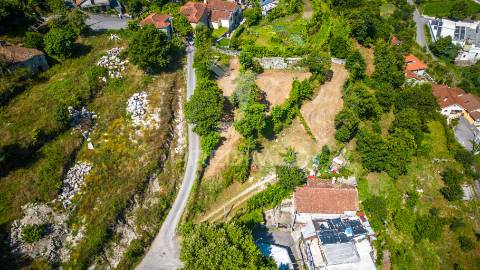 Moradia t3 com terreno + bouça (junto à barragem)