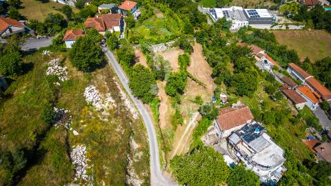 Moradia t3 com terreno + bouça (junto à barragem)