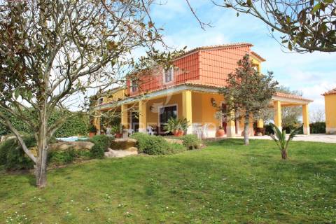 Quinta t9 com 7.000m2 em pontével, cartaxo.