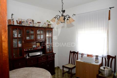 Primeiro andar de moradia - portalegre