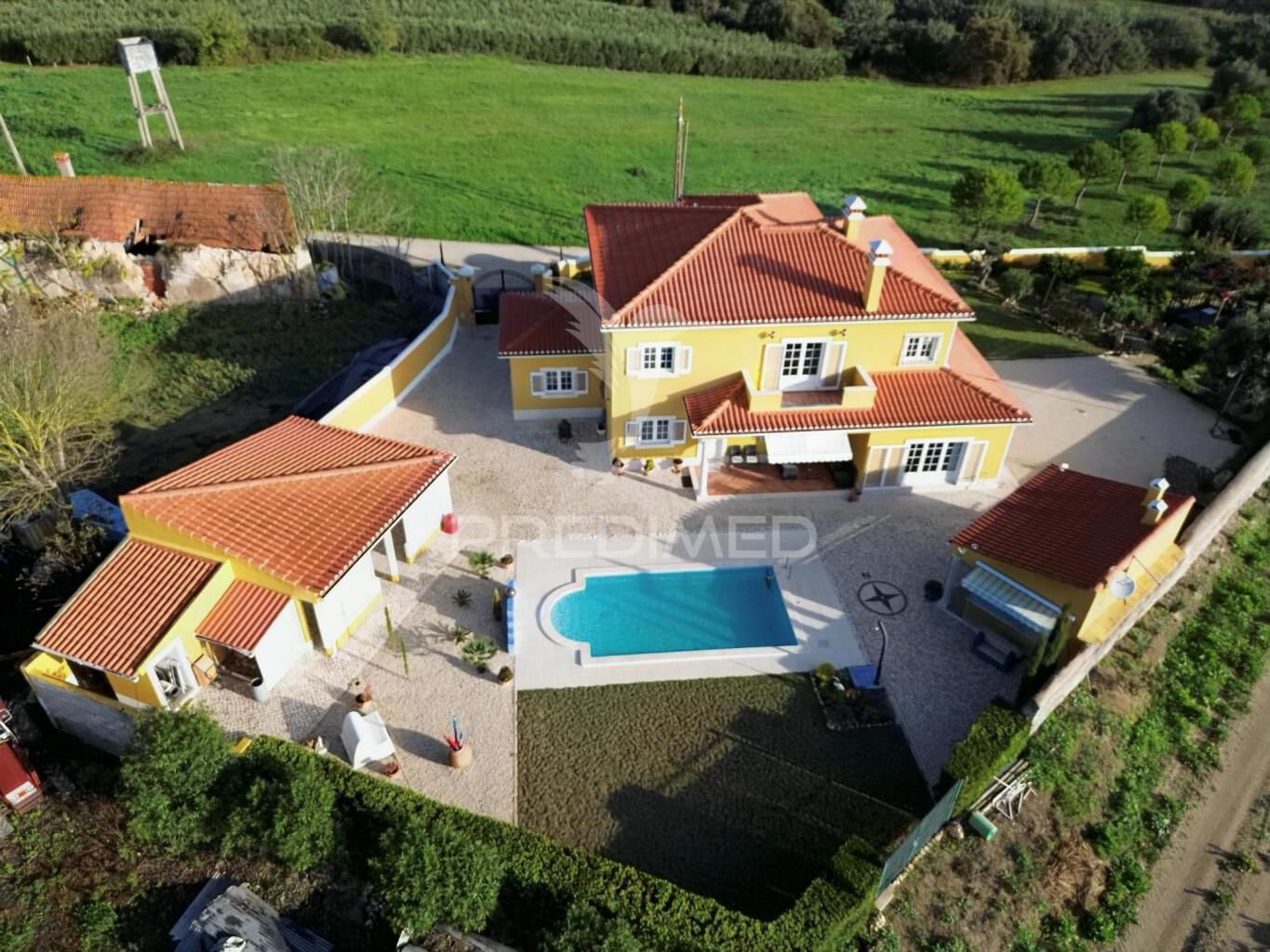 Moradia de luxo t5 na torre do bispo – perto de santarém