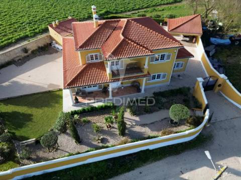 Moradia de luxo t5 na torre do bispo – perto de santarém