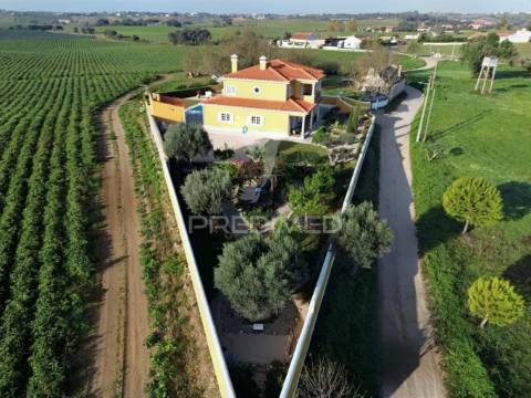 Moradia de luxo t5 na torre do bispo – perto de santarém
