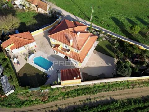 Moradia de luxo t5 na torre do bispo – perto de santarém