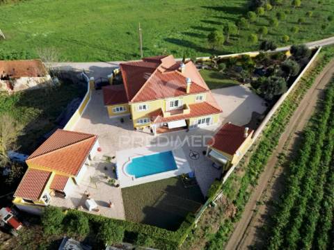 Moradia de luxo t5 na torre do bispo – perto de santarém