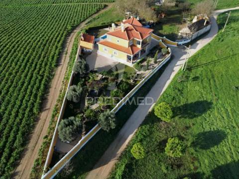 Moradia de luxo t5 na torre do bispo – perto de santarém