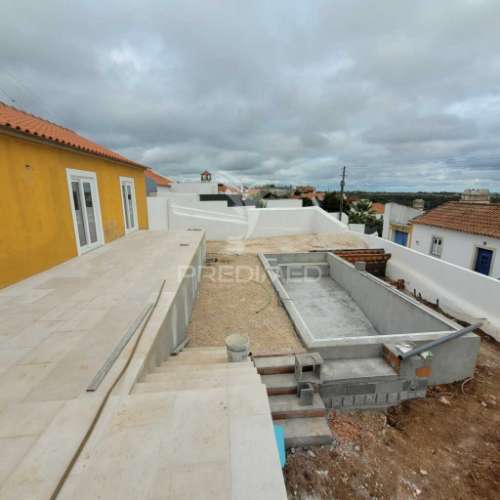 Moradia t3 de estilo contemporâneo em ambiente rural ribatejano