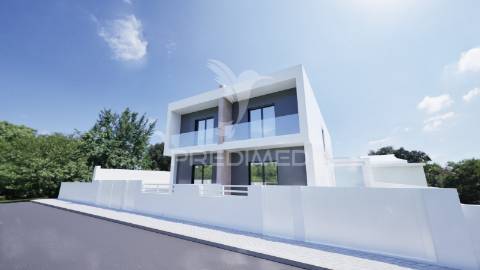 Moradia geminada t3 com piscina . qta das laranjeiras seixal