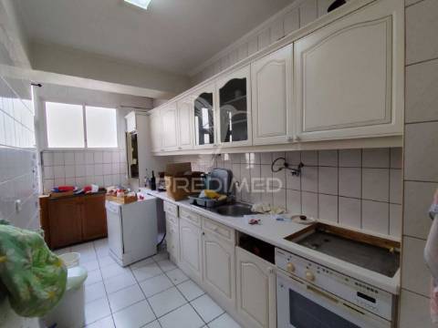 Apartamento t2 em fase de remodelação total amora