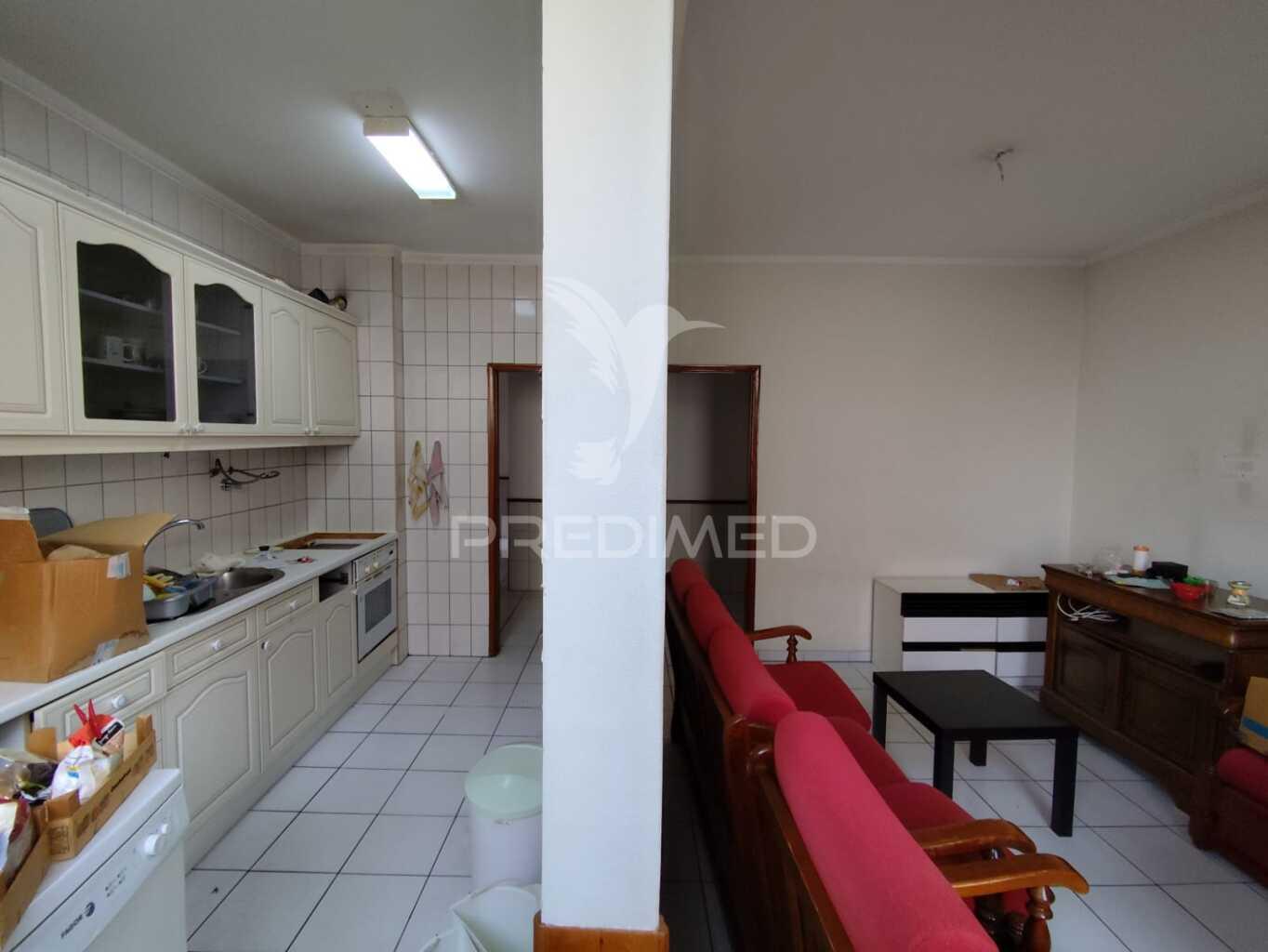 Apartamento t2 em fase de remodelação total amora