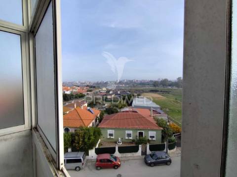 Apartamento t2 em fase de remodelação total amora