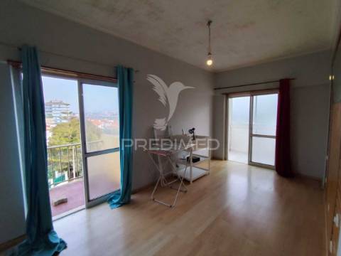 Apartamento t2 em fase de remodelação total amora