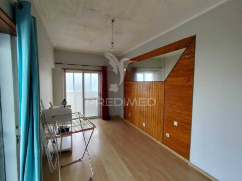 Apartamento t2 em fase de remodelação total amora